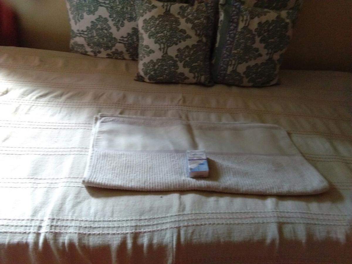 Bed and Breakfast Joy'S Nest Колката Екстер'єр фото